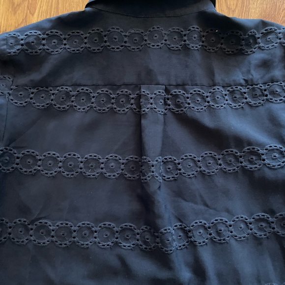 Ann Taylor button down shirt with eyelet details - Picture 5 of 9